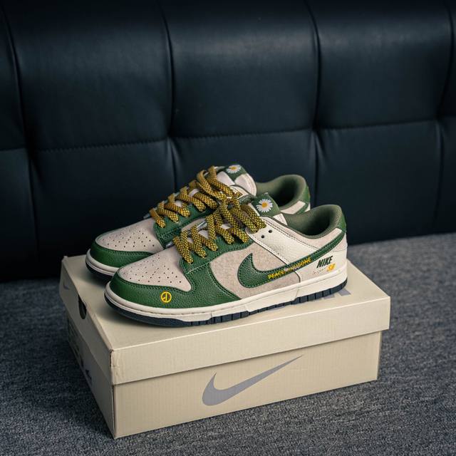 核心私 Nike Dunk 全套原楦原模倾力打造完美版型 独家原厂航空铝磨具打磨大底 鞋头坡度极致还原 无解鞋型 原盒原配 圈内天花板工艺 原厂冲刀 超高清洁度