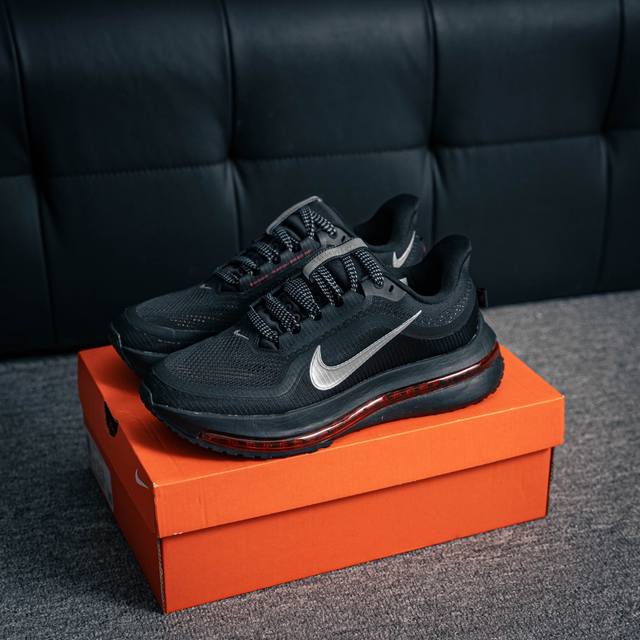 核心私 Air Zoom Pegasus Premium 网面全掌气垫缓震跑鞋 #全掌可见的Air Zoom首次在Pegasus系列中出现，模仿了Vaporfl