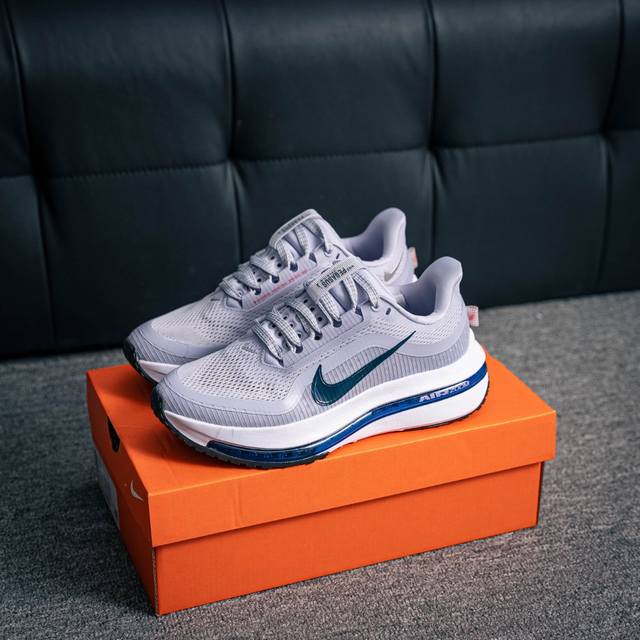 核心私 Air Zoom Pegasus Premium 网面全掌气垫缓震跑鞋 #全掌可见的Air Zoom首次在Pegasus系列中出现，模仿了Vaporfl