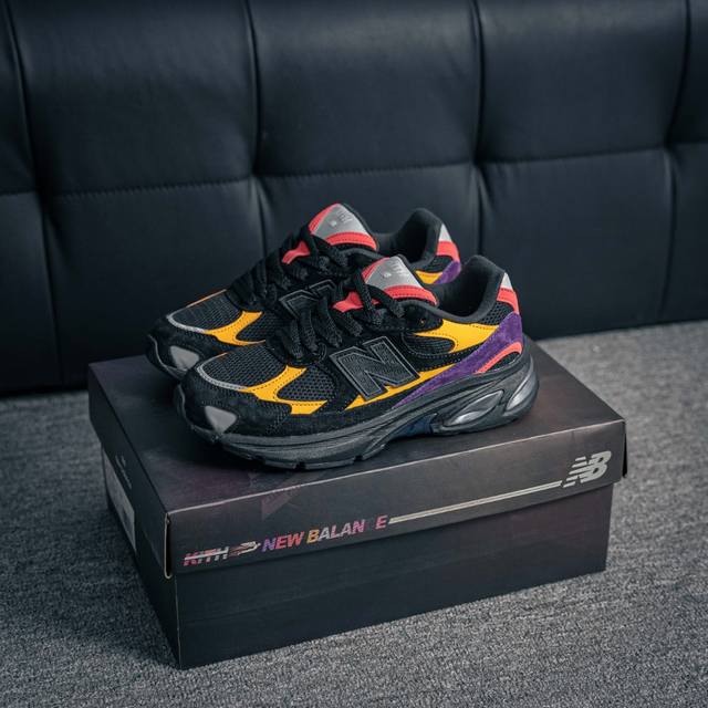 核心私 Kith X New Balance 2010系列 复古休闲跑步鞋 #鞋面的柔软麂皮搭配尼龙网布，特别透气而且还复古感，不管是搭配牛仔裤还工装裤都是百搭