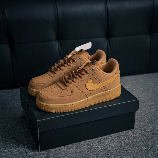 核心私 Air Force 1 原装级别 原楦头原纸板 打造纯正空军版型专注外贸渠道 全掌内置蜂窝气垫 原盒配件 原厂中底钢印、拉帮完美 货号：Cj9179 2