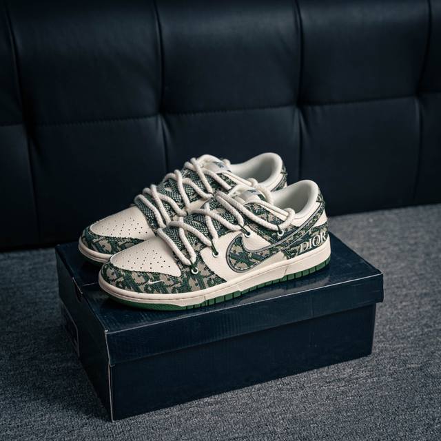 核心私 Nike Dunk 全套原楦原模倾力打造完美版型 独家原厂航空铝磨具打磨大底 鞋头坡度极致还原 无解鞋型 原盒原配 圈内天花板工艺 原厂冲刀 超高清洁度