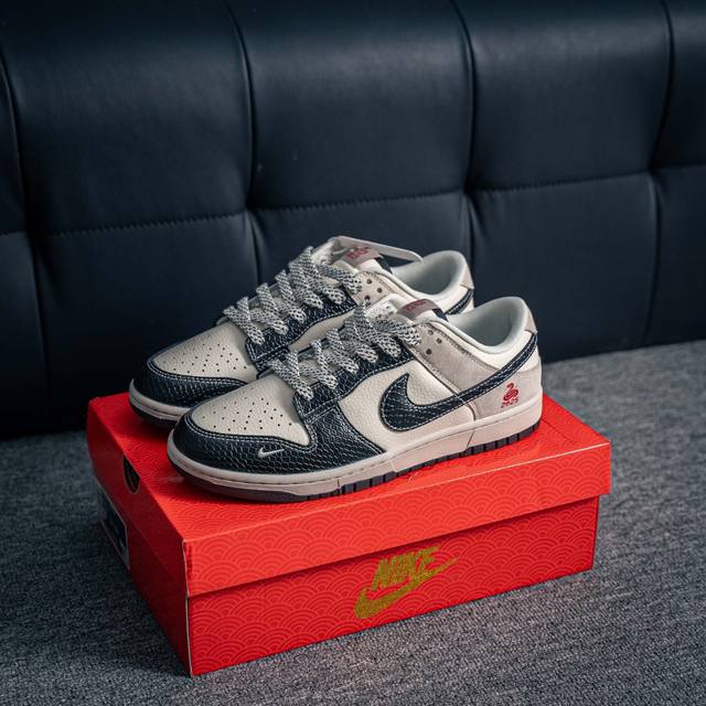 核心私 Nike Dunk 全套原楦原模倾力打造完美版型 独家原厂航空铝磨具打磨大底 鞋头坡度极致还原 无解鞋型 原盒原配 圈内天花板工艺 原厂冲刀 超高清洁度