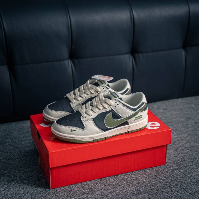核心私 Nike Dunk 全套原楦原模倾力打造完美版型 独家原厂航空铝磨具打磨大底 鞋头坡度极致还原 无解鞋型 原盒原配 圈内天花板工艺 原厂冲刀 超高清洁度