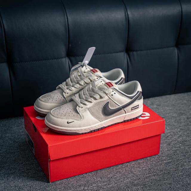 核心私 Nike Dunk 全套原楦原模倾力打造完美版型 独家原厂航空铝磨具打磨大底 鞋头坡度极致还原 无解鞋型 原盒原配 圈内天花板工艺 原厂冲刀 超高清洁度