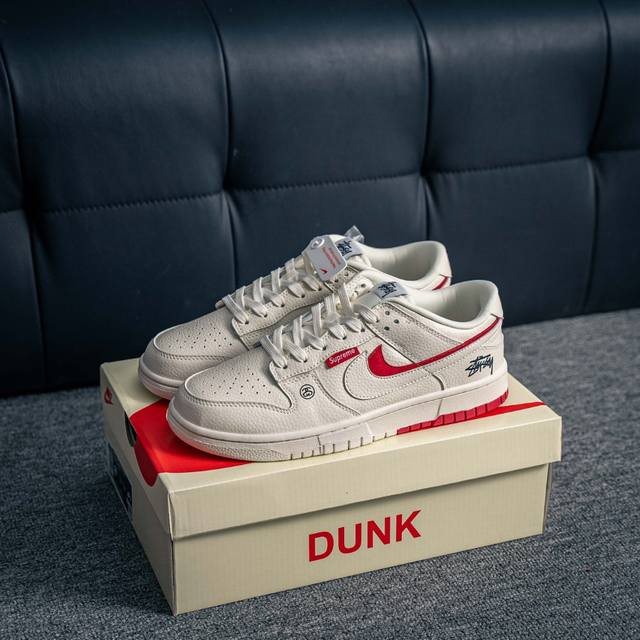 核心私 Nike Dunk 全套原楦原模倾力打造完美版型 独家原厂航空铝磨具打磨大底 鞋头坡度极致还原 无解鞋型 原盒原配 圈内天花板工艺 原厂冲刀 超高清洁度