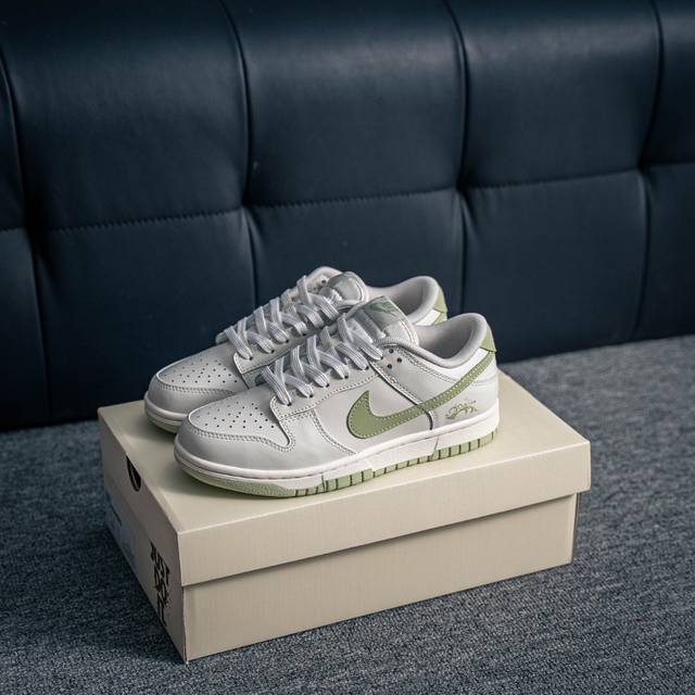 核心私 Nike Dunk 全套原楦原模倾力打造完美版型 独家原厂航空铝磨具打磨大底 鞋头坡度极致还原 无解鞋型 原盒原配 圈内天花板工艺 原厂冲刀 超高清洁度
