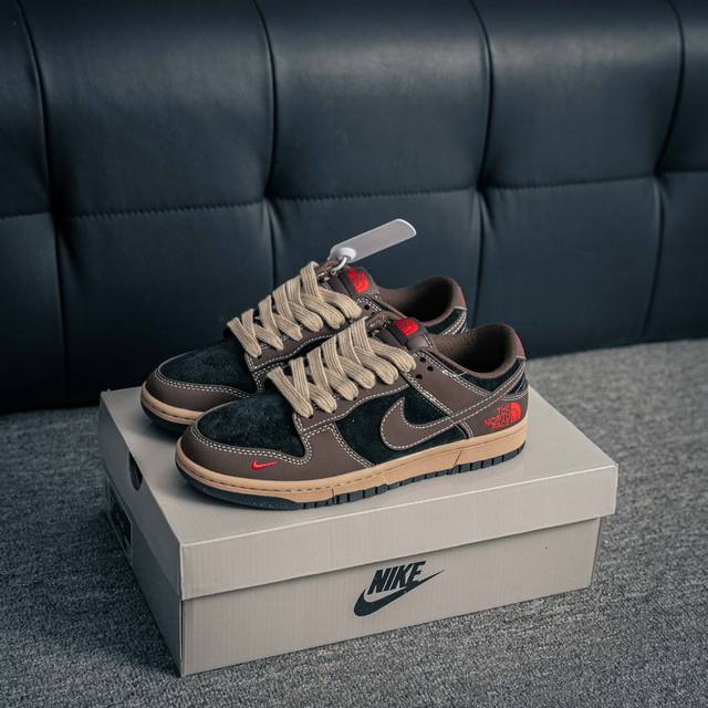 核心私 Nike Dunk 全套原楦原模倾力打造完美版型 独家原厂航空铝磨具打磨大底 鞋头坡度极致还原 无解鞋型 原盒原配 圈内天花板工艺 原厂冲刀 超高清洁度