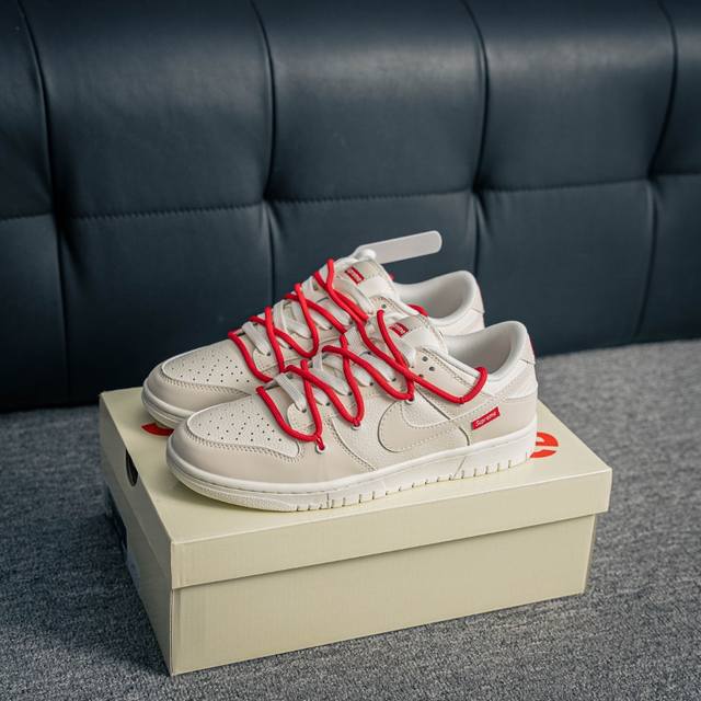 核心私 Nike Dunk 全套原楦原模倾力打造完美版型 独家原厂航空铝磨具打磨大底 鞋头坡度极致还原 无解鞋型 原盒原配 圈内天花板工艺 原厂冲刀 超高清洁度