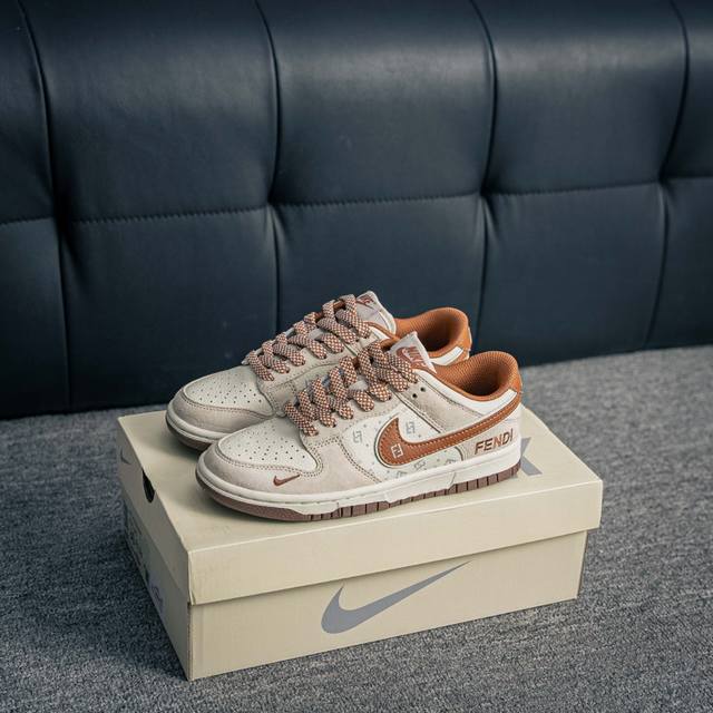 核心私 Nike Dunk 全套原楦原模倾力打造完美版型 独家原厂航空铝磨具打磨大底 鞋头坡度极致还原 无解鞋型 原盒原配 圈内天花板工艺 原厂冲刀 超高清洁度
