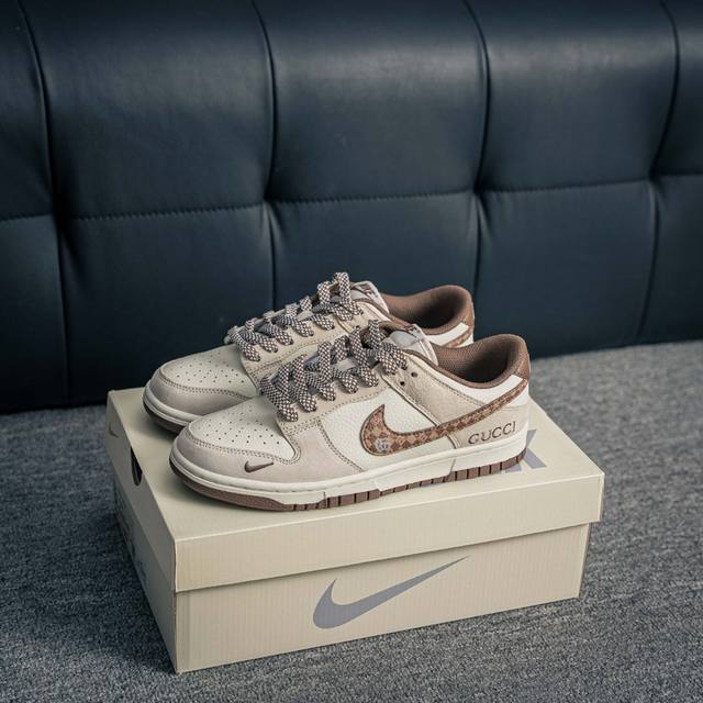 核心私 Nike Dunk 全套原楦原模倾力打造完美版型 独家原厂航空铝磨具打磨大底 鞋头坡度极致还原 无解鞋型 原盒原配 圈内天花板工艺 原厂冲刀 超高清洁度