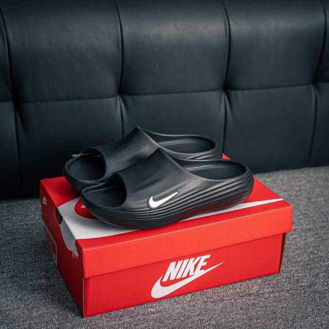 核心私 Nike Reactx Rejuven8 耐克夏日穿搭凉鞋 #采用质感柔软且出众回弹的 Reactx泡绵，缔造非凡舒适的日常穿着体验，助你保持活力。 货