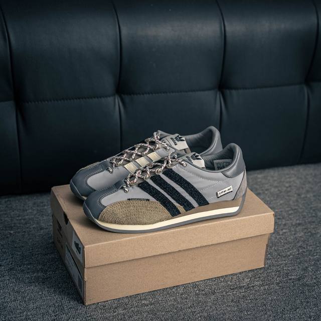 核心私 Sftm X Ad Originals Adistar Cushion 联名复古舒适防滑耐磨低帮生活休闲鞋 所见即所得 不存在货不对板色差等低级问题 选
