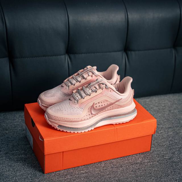 核心私 Air Zoom Pegasus Premium 网面全掌气垫缓震跑鞋 #全掌可见的Air Zoom首次在Pegasus系列中出现，模仿了Vaporfl