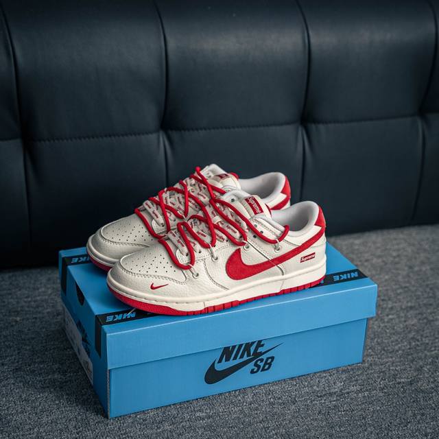 核心私 Nike Dunk 全套原楦原模倾力打造完美版型 独家原厂航空铝磨具打磨大底 鞋头坡度极致还原 无解鞋型 原盒原配 圈内天花板工艺 原厂冲刀 超高清洁度