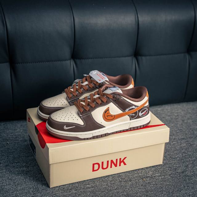 核心私 Nike Dunk 全套原楦原模倾力打造完美版型 独家原厂航空铝磨具打磨大底 鞋头坡度极致还原 无解鞋型 原盒原配 圈内天花板工艺 原厂冲刀 超高清洁度