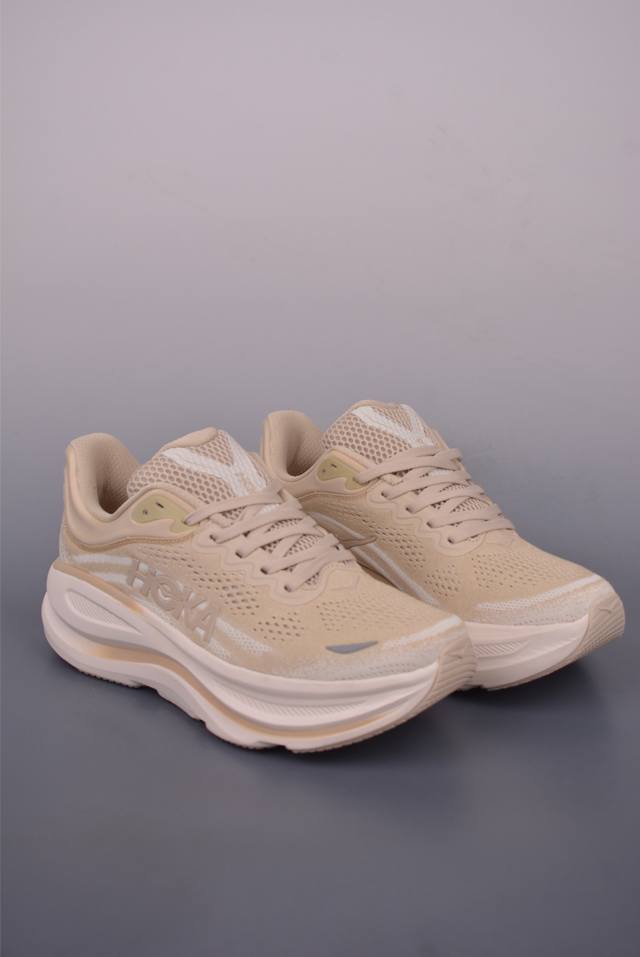 Z Hoka One One Bondi 9 Wide 邦迪九代舒适防滑耐磨低帮休闲跑步鞋 相比常规跑鞋 Hoka One One特别研发使用性能独特的几何形跑