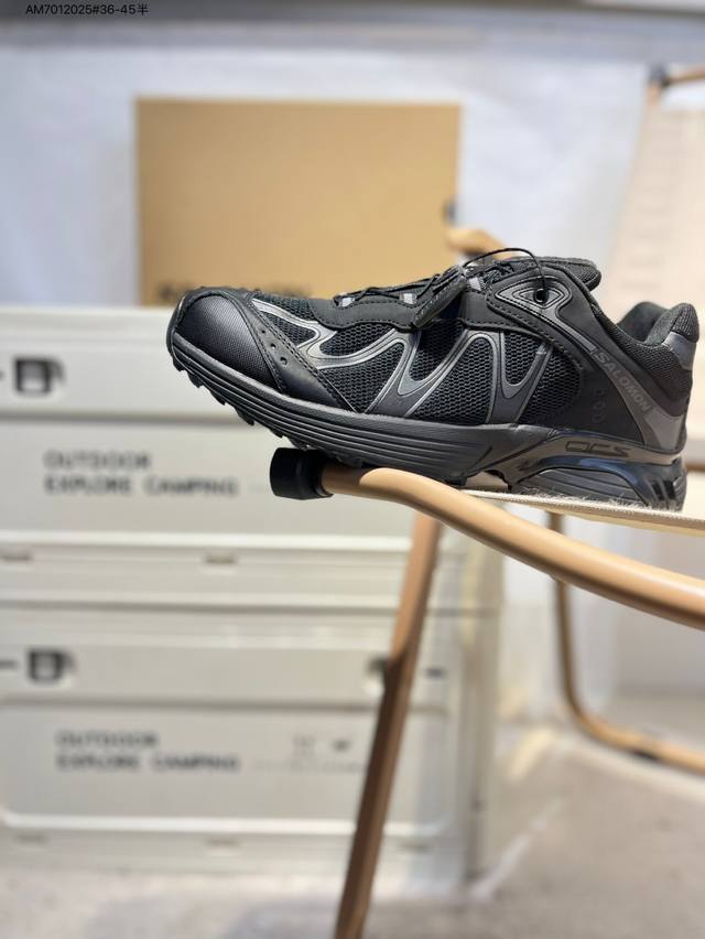 Salomon萨洛蒙 Xt-Whisper 时尚 舒适減震防滑耐磨 低帮跑步鞋 鞋面采用Sensifit贴合技术 全方位贴合包裹脚型 鞋跟部鞋底牵引设计 提供强