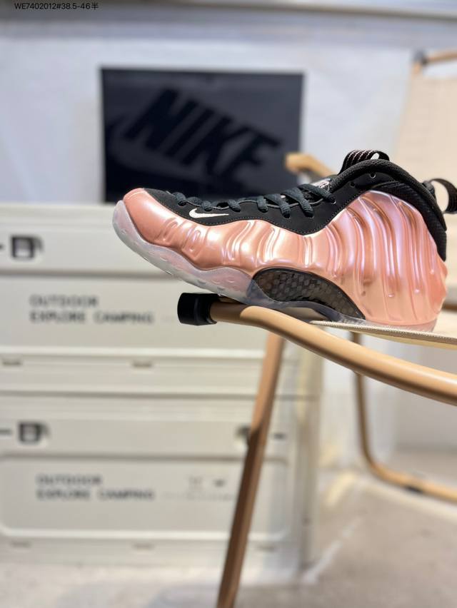 Nk Air Foamposite One 喷泡 诞生于1997年的Nk Air Foamposite系列可以说是整个球鞋历史上最为经典的系列之一 也就是我们常