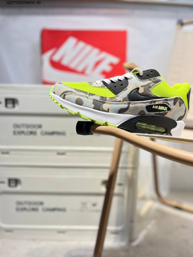耐克Nike Air Max 90 经典复古小气垫缓震跑鞋 鞋面由皮和革织物打造，犀利的条线打造出酷劲十的足视觉效果 网布鞋增面强透气性，穿着为极舒适 经可典视