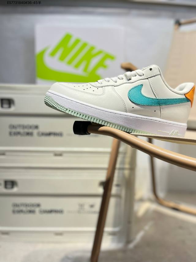 618福利特价耐克 Nike Air Force 1 '07空军一号 百搭休闲运动板鞋。柔软、弹性十足的缓震性能和出色的中底设计，横跨复古与现代的外型结合，造就