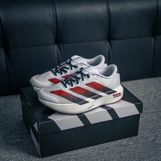 核心私 Adidas Adizero Evo Sl M 轻盈跑鞋耐磨减震专业跑步鞋 冲向目标，一路向前，不断挑战和突破自我无论是平时训练还是马拉松，让这款Adi