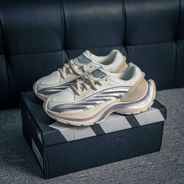 核心私 Adidas Xlg Mtw系列 舒适防滑透气 低帮 阿迪 休闲跑步鞋 货号：Jr6390 尺码：36 36.5 37 38 38.5 39 40 40
