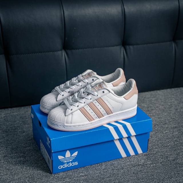 核心私 阿迪达斯Adidas三叶草 Originals Superstar贝壳头系列低帮经典百搭休闲运动板鞋 货号：Jh7056 尺码：35 36 36.5 3