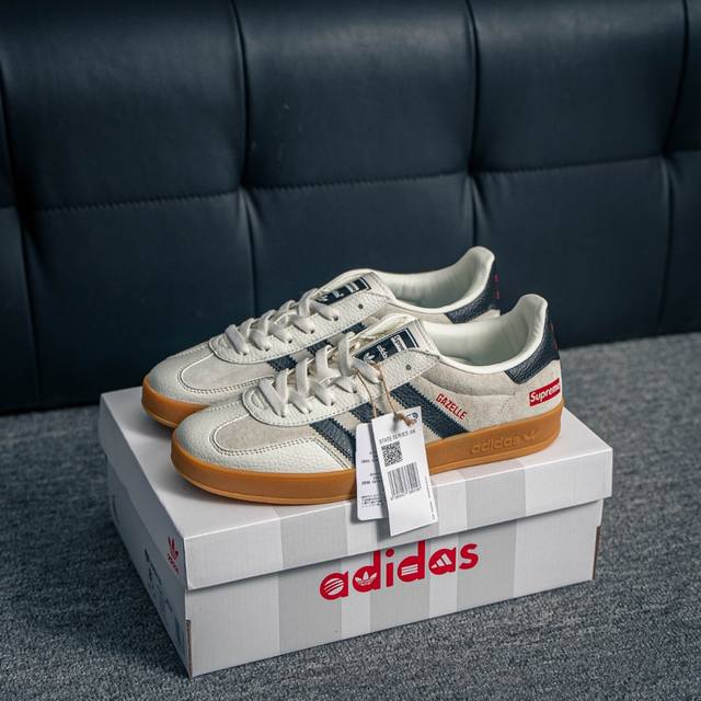 核心私 Adidas Samba Og 桑巴舞街头系列德训运动板鞋 采用固色翻毛皮组合牛剖革鞋面材质 外置正确3层组合围条加厚烟胶橡胶大底 货号：Sc9207-