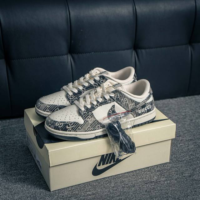 核心私 Nike Dunk 全套原楦原模倾力打造完美版型 独家原厂航空铝磨具打磨大底 鞋头坡度极致还原 无解鞋型 原盒原配 圈内天花板工艺 原厂冲刀 超高清洁度