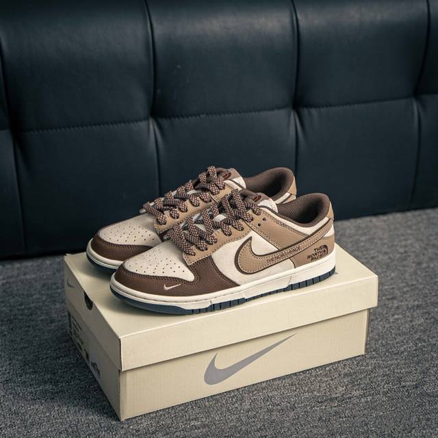 核心私 Nike Dunk 全套原楦原模倾力打造完美版型 独家原厂航空铝磨具打磨大底 鞋头坡度极致还原 无解鞋型 原盒原配 圈内天花板工艺 原厂冲刀 超高清洁度