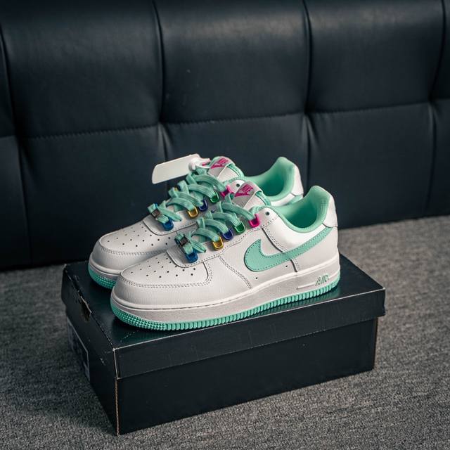 核心私 Air Force 1 原装级别 原楦头原纸板 打造纯正空军版型专注外贸渠道 全掌内置蜂窝气垫 原盒配件 原厂中底钢印、拉帮完美 货号：Dh7561 1