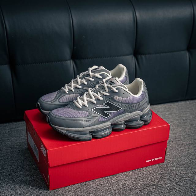 核心私 New Balance 新百伦 Nb 0 网面休闲鞋 复古还要机能，Nb官方重磅新品。一款融合复古设计与现代科技的跑鞋，以其经典的造型和舒适脚感，成为2
