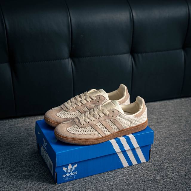 核心私 Adidas Samba Og 桑巴舞街头系列德训运动板鞋 采用固色翻毛皮组合牛剖革鞋面材质 外置正确3层组合围条加厚烟胶橡胶大底 货号：Kk3528