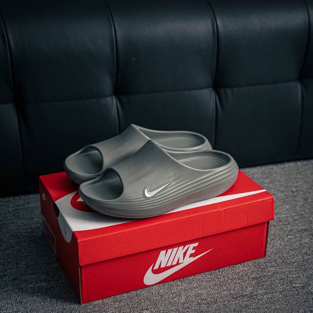 核心私 Nike Reactx Rejuven8 耐克夏日穿搭凉鞋 #采用质感柔软且出众回弹的 Reactx泡绵，缔造非凡舒适的日常穿着体验，助你保持活力。 货