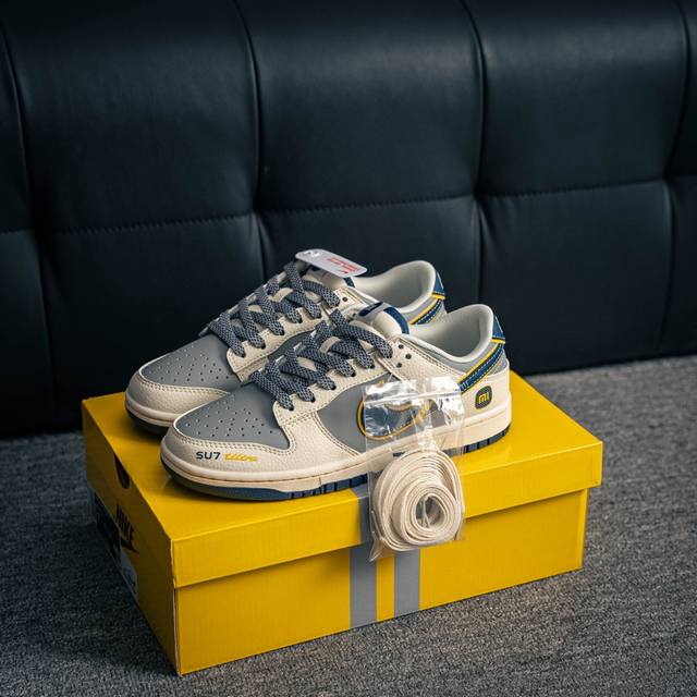 核心私 Nike Dunk 全套原楦原模倾力打造完美版型 独家原厂航空铝磨具打磨大底 鞋头坡度极致还原 无解鞋型 原盒原配 圈内天花板工艺 原厂冲刀 超高清洁度