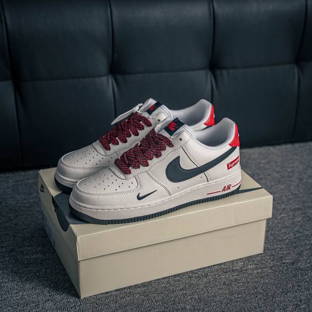 核心私 Air Force 1 原装级别 原楦头原纸板 打造纯正空军版型专注外贸渠道 全掌内置蜂窝气垫 原盒配件 原厂中底钢印、拉帮完美 货号：Dq6628 1