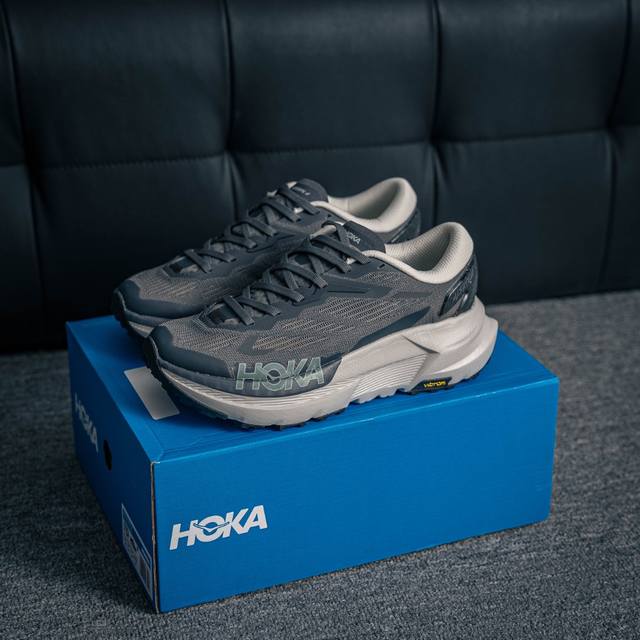 核心私 Hoka One One Mafate X 舒适百搭防滑耐磨 低帮跑步鞋 这款鞋在延续 Mafate 系列舒适性和缓震性能的基础上，进一步提升了缓震表现