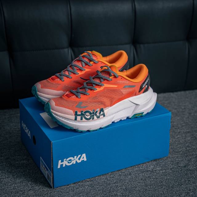 核心私 Hoka One One Mafate X 舒适百搭防滑耐磨 低帮跑步鞋 这款鞋在延续 Mafate 系列舒适性和缓震性能的基础上，进一步提升了缓震表现