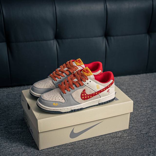 核心私 Nike Dunk 全套原楦原模倾力打造完美版型 独家原厂航空铝磨具打磨大底 鞋头坡度极致还原 无解鞋型 原盒原配 圈内天花板工艺 原厂冲刀 超高清洁度
