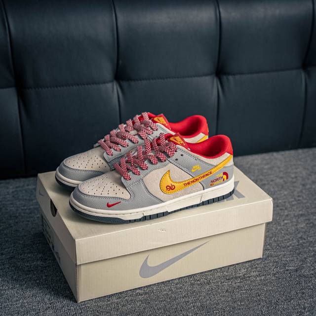 核心私 Nike Dunk 全套原楦原模倾力打造完美版型 独家原厂航空铝磨具打磨大底 鞋头坡度极致还原 无解鞋型 原盒原配 圈内天花板工艺 原厂冲刀 超高清洁度