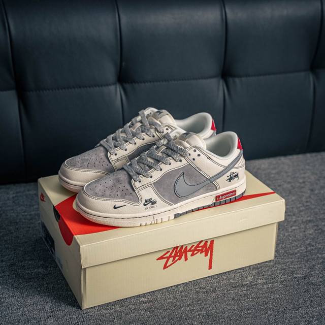 核心私 Nike Dunk 全套原楦原模倾力打造完美版型 独家原厂航空铝磨具打磨大底 鞋头坡度极致还原 无解鞋型 原盒原配 圈内天花板工艺 原厂冲刀 超高清洁度