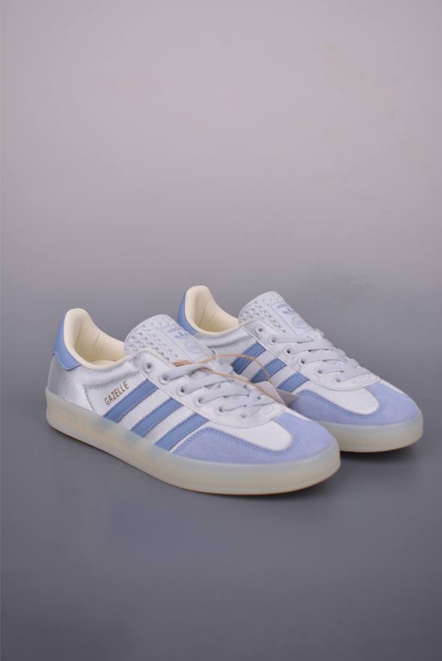Adidas Originals Gazelle Indoor 三叶草休闲防滑耐磨低帮板鞋 鞋头出色设计 塑就出众贴合感 稳固的后跟贴合足部曲线设计 软弹舒适
