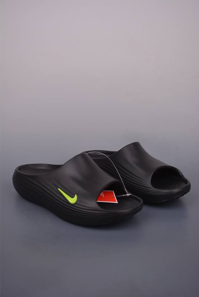 Nike Reactx Rejuven8 耐克夏日穿搭凉鞋 夏季必备 采用质感柔软且出众回弹的 Reactx泡绵 缔造非凡舒适的日常穿着体验 助你保持活力 官方