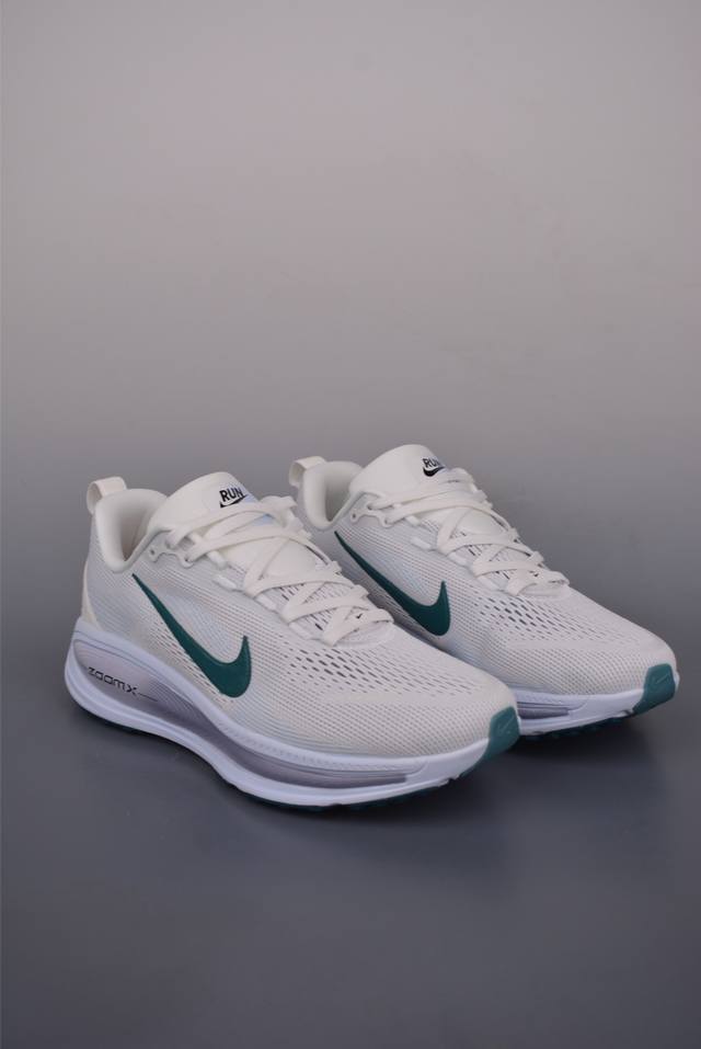 Nike Air Zoom Vomero 18 全新科技提前原鞋开发 运动跑鞋 区别市面真标版本 必定是官方强力主推款式，真正的Zoom缓震科技嵌入如假包退 ，