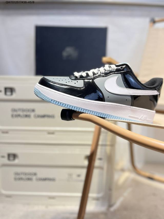 耐克 Nike Air Force 1 '07空军一号 百搭休闲运动板鞋。柔软、弹性十足的缓震性能和出色的中底设计，横跨复古与现代的外型结合，造就出风靡全球三十