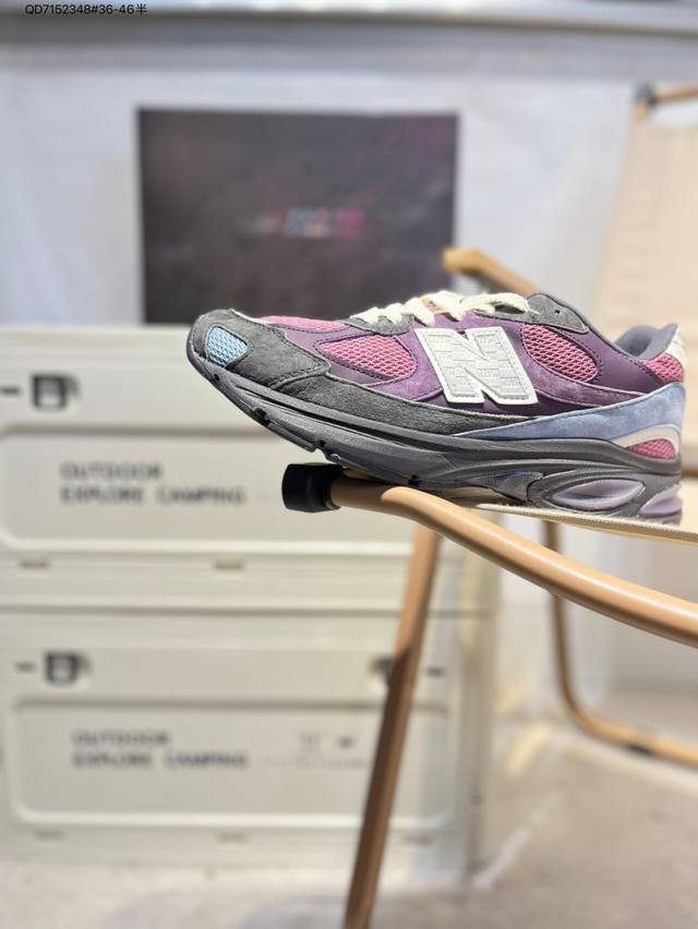 New Balance 2010系列复古老爹风休闲鞋 #采用轻质牛剖革拼接透气网眼衬垫织物鞋面材质 T-Beam大底提供足步弓支撑，保持步态稳定 后跟搭载外露缓