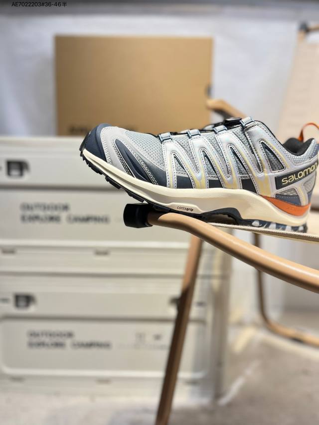 Salomon萨洛蒙 Xt-Whisper 时尚 舒适減震防滑耐磨 低帮跑步鞋 鞋面采用Sensifit贴合技术 全方位贴合包裹脚型 鞋跟部鞋底牵引设计 提供强
