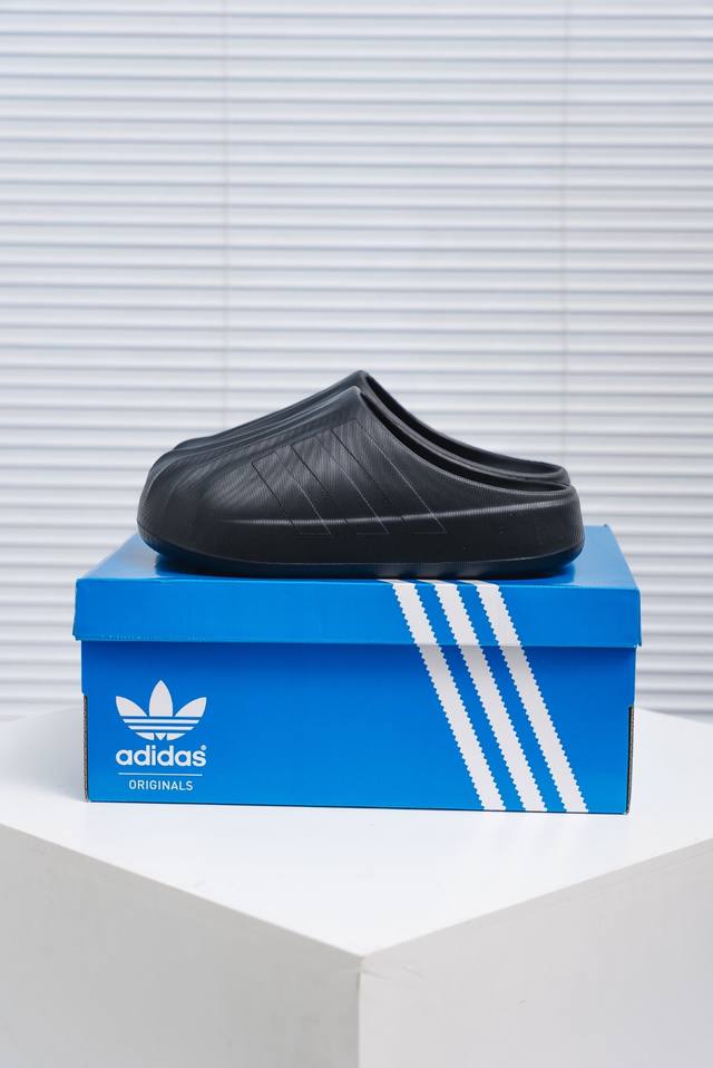 核心私 Adidas Originals Adifom Stan Smith Mule 防滑耐磨轻便运动凉鞋穆勒厨师鞋 轻松脚感 一穿即走 这款拖鞋旨在致敬经典