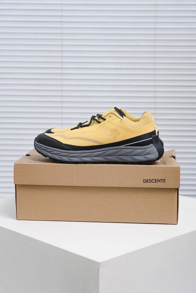 核心私 迪桑特Descente Terrain D 舒适柔软 防滑耐磨 低帮生活休闲鞋 货号：Sq123Lcr34 尺码：36 36.5 37.5 38 38.